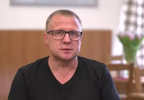 "Kuchenne rewolucje 30" odc. 1. Właściciel Schabu w Panierce przesadza? Odmierza każdy składnik