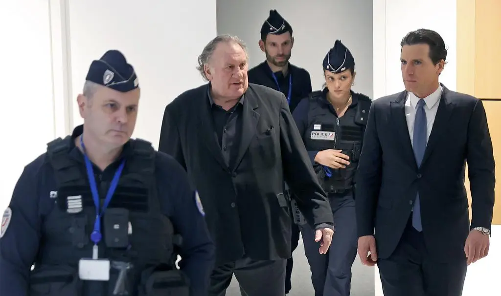 Gerard Depardieu w marcu na procesie w Paryżu