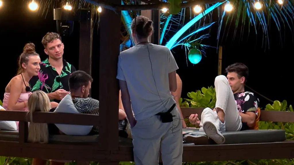 TVN7_PRORES_HOTEL_PARADISE_S10_ODC_14_POP1