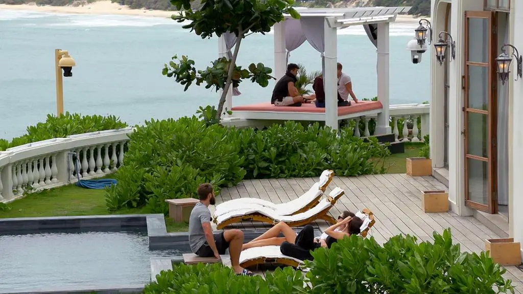 TVN7_MAX_PRORES_HOTEL_PARADISE_EXTRA_S09_ODC_22