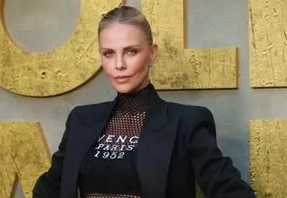 Charlize Theron wspiera swoją nastoletnią córkę. W pełni akceptuje jej decyzję