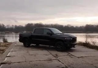 RAM 1500 bez silnika V8