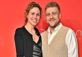 Tomasz Jakubiak walczy z nowotworem. Może liczyć na niezwykłe wsparcie żony. Oto historia ich miłości