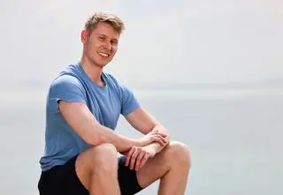 Andrzej Lenartowicz z "Hotelu Paradise" w roli aktora! Nie uwierzycie, w jakiej produkcji