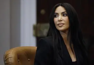 Kim Kardashian założyła kolczyki legendy kina. Wszyscy patrzyli tylko na nią