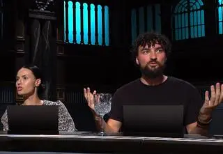 "The Traitors. Zdrajcy". Teoria Mateusza wywołała poruszenie przy stole! "To są dzieci!" [PRZED EMIJSĄ W TV]