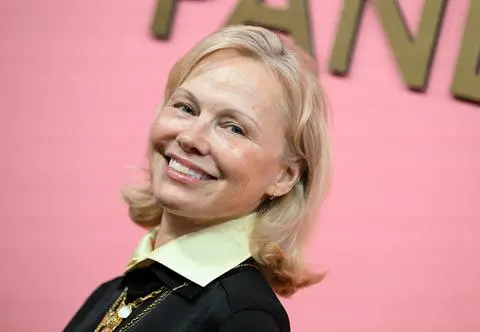 Pamela Anderson: "Moi rodzice pobrali się przy kominku. My z Danem też wzięliśmy tu ślub"