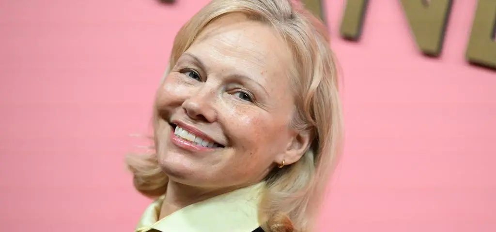 Pamela Anderson: "Moi rodzice pobrali się przy kominku. My z Danem też wzięliśmy tu ślub"