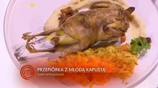 Pieczona przepiórka z warzywami, młodą kapustą i puree pietruszkowym 