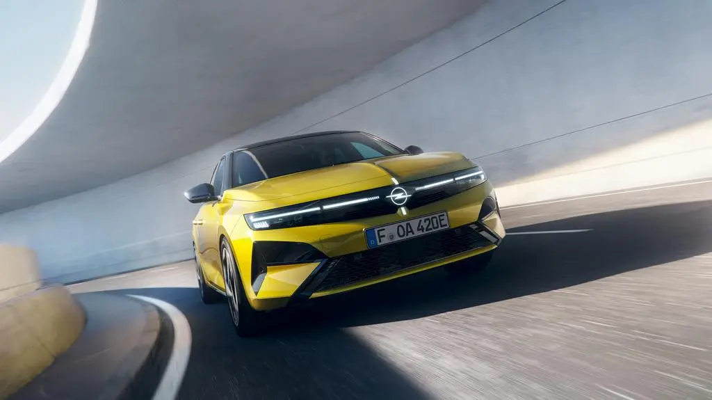 NewOpelAstra (1)