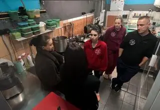 Chaos w restauracji "A'le Dobre". Pracownicy ostro o właścicielach. "Nie uczestniczymy w tym, żeby kłamać" [PRZED EMISJĄ W TV]