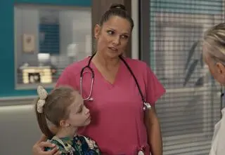 "Szpital św. Anny". Kaśka straci pracę? Ordynatorka chce z nią porozmawiać "po dyżurze" [PRZED EMISJĄ W TV]