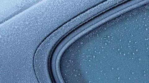 Zimowe płyny do spryskiwaczy pod lupą. W 7 na 50 próbek wykryto za dużo metanolu