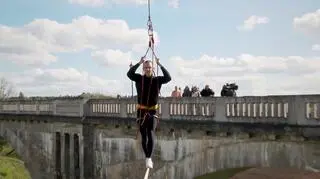 Pokonaj mnie, jeśli potrafisz: Kuba Nowaczkiewicz na slackline 