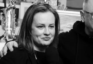 Nostalgiczne zdjęcie Joanny Kołaczkowskiej na jej pogrzebie. Ukłon w stronę twórczości artystki 