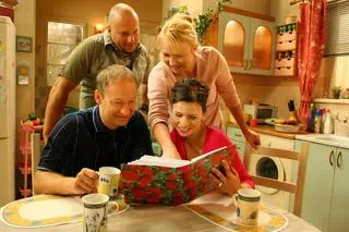 Kadr z serialu "Hela w opałach"