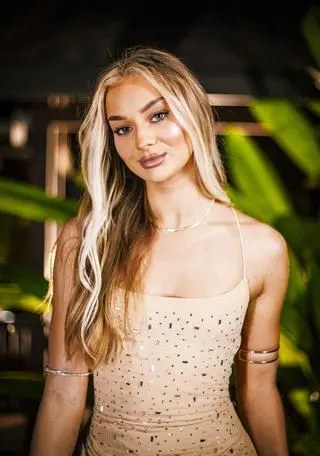 "Hotel Paradise 12". Dominika Leśniewska