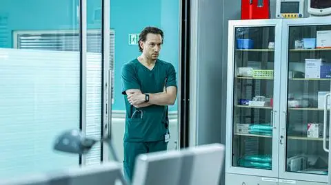 "Szpital św. Anny". Wroński w szoku. Jego żona trafi do szpitala! "Czemu nikt mi nie powiedział?" [PRZED EMISJĄ W TV] 