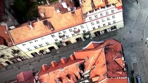 Zespół "Uwagi!" pojawia się w różnych miejscach w kraju