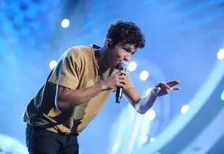 Autor hitu "If I Were Sorry" ponownie w Polsce. Jego życiorys to gotowy scenariusz na sukces