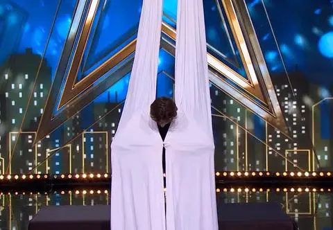 "Mam Talent!" odc. 5. Tylko nieliczni mężczyźni mają odwagę to zrobić! Jego występ wbił jurorów w fotele [WIDEO]