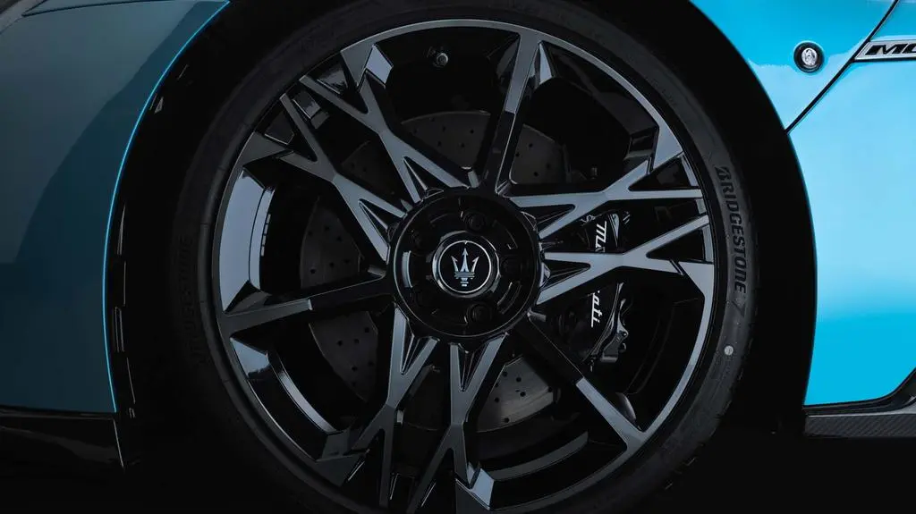 Maserati-MCPura-3-6