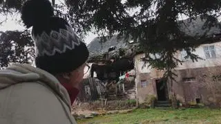 Mieszka w zawalonym domu. "Znieczulica, odbijamy się od drzwi do drzwi"