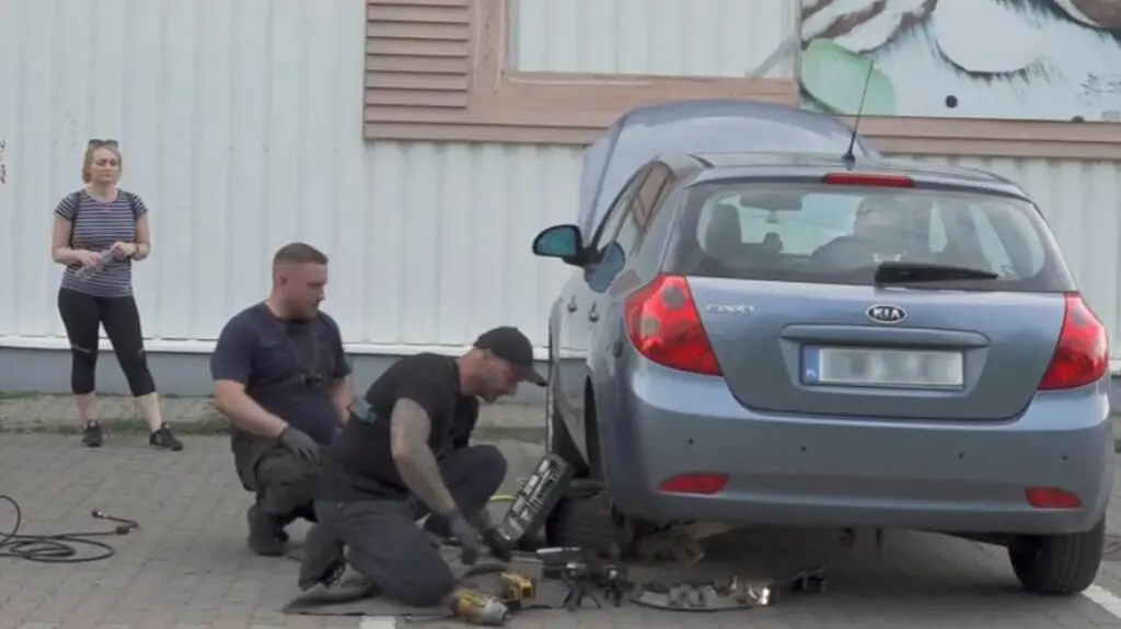 Zepsuty hamulec i wyciekający olej w Kia Ceed.