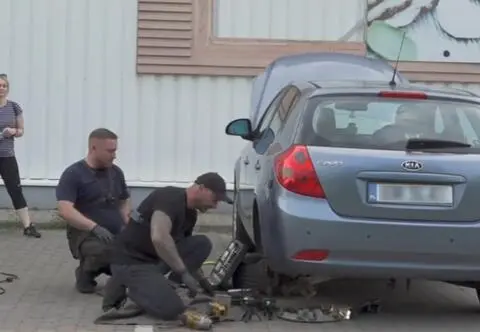 Mobilni mechanicy. Awarie w Kii Ceed, Oplu Vivaro i Volkswagenie Golfie