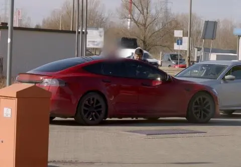 Uwaga! Oszust: Ściema z ogłoszenia. Tesla, Volvo i Mercedes