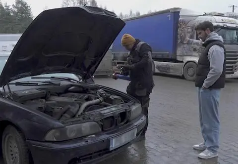 Mobilni mechanicy. BMW E39, ciągnik siodłowy Renault i skuter Romet