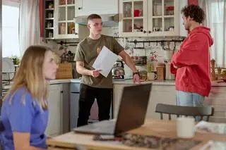 "Na Wspólnej", odc. 4149. Junior, Jarek, Eliza