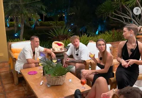 Julia i Milan z "Hotelu Paradise 11" przechodzą poważny kryzys. Czy Karol wykorzysta moment słabości? [PRZED EMISJĄ W TV]