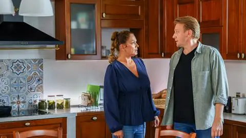 "Szpital św. Anny". Odc. 74. Bartek zabierze Kaśce dom i dzieci? "Pożałujesz tego!" 