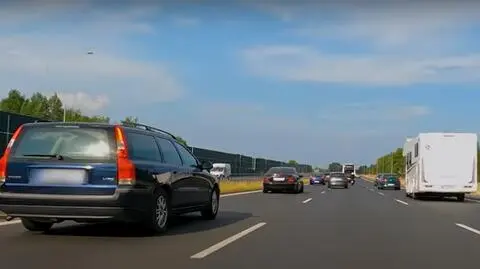 Zbyt mały odstęp między pojazdami wciąż jest jedną z głównych przyczyn wypadków w Polsce