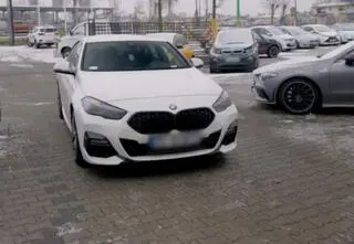 Zawodowi handlarze.  Mercedes, C63 AMG i Porsche Cayenne