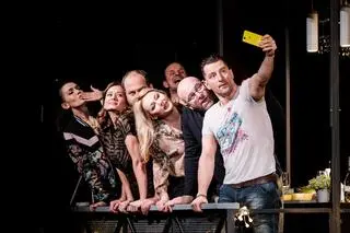 Spektakl "Dobrze się kłamie"