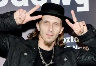 Teledysk tego polskiego rapera obejrzano już ponad 75 mln razy. Kim jest twórca "Ne Rozumiju"?