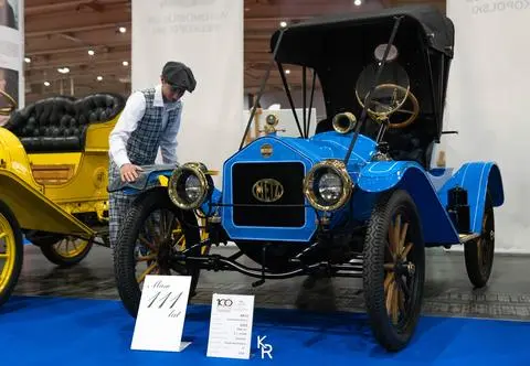 Polska stolica klasyków. Drifty, jubileusze i ikony motoryzacji na Retro Motor Show 2025