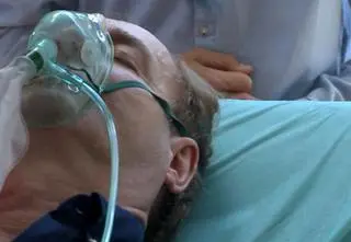 "Na Wspólnej" PRZED EMISJĄ odc. 3930: Trwa walka o życie Ostrowskiego! Przeżyje?