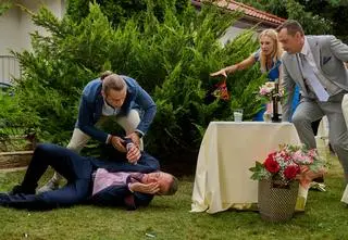 "Na Wspólnej" w odcinku 3917: Ślub, atak złodziejki i oskarżenie o mobbing!