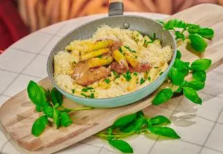 Penne ze szparagami i chrupiącą szynką – przepis Magdy Gessler z 6. odcinka "Magda gotuje Internet"