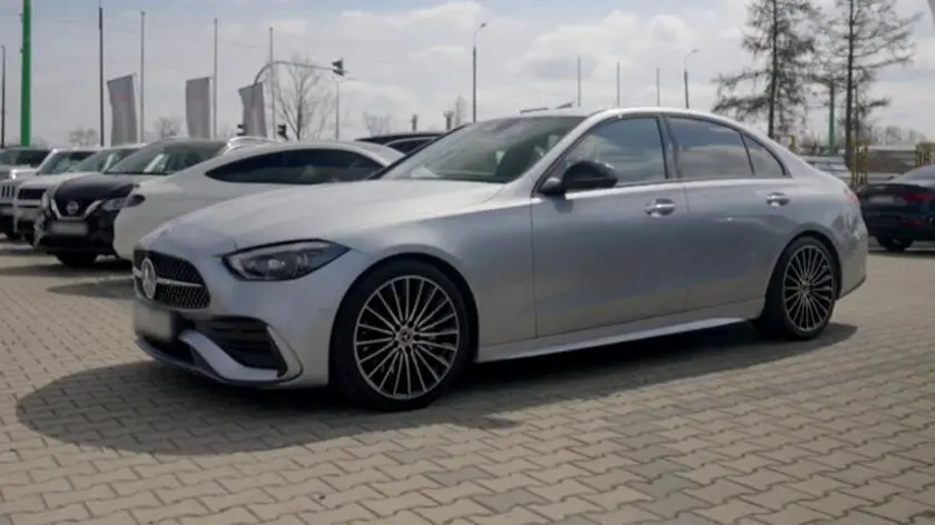 Mariusz kontra ojciec i córka w Łodzi - trudne negocjacje