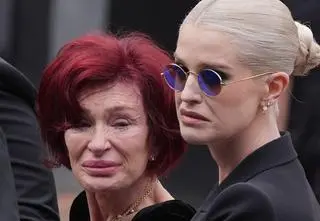 Kelly Osbourne zdobyła się na poruszający gest na pogrzebie ojca. O tym mówi cały świat