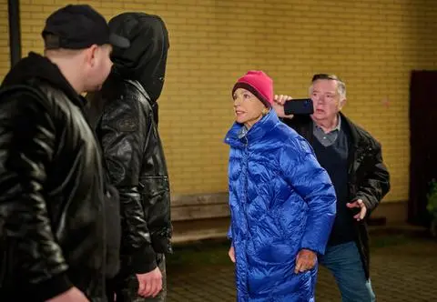 "Na Wspólnej" w odcinku 3839: Zmiana płci, walka o dziecko i dramatyczna bójka