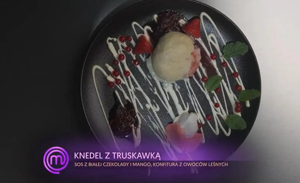 Knedle z truskawkami i sosem z białej czekolady