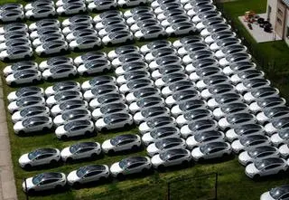 Unia Europejska kontra Chiny. Jak będzie z cłem na samochody elektryczne? 