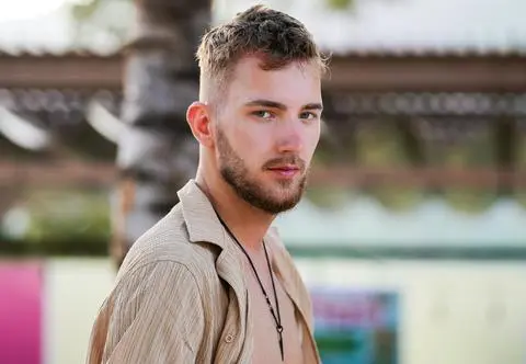 Hotel Paradise 8: Kim jest Oskar Bobrowski – nowy uczestnik w programie?