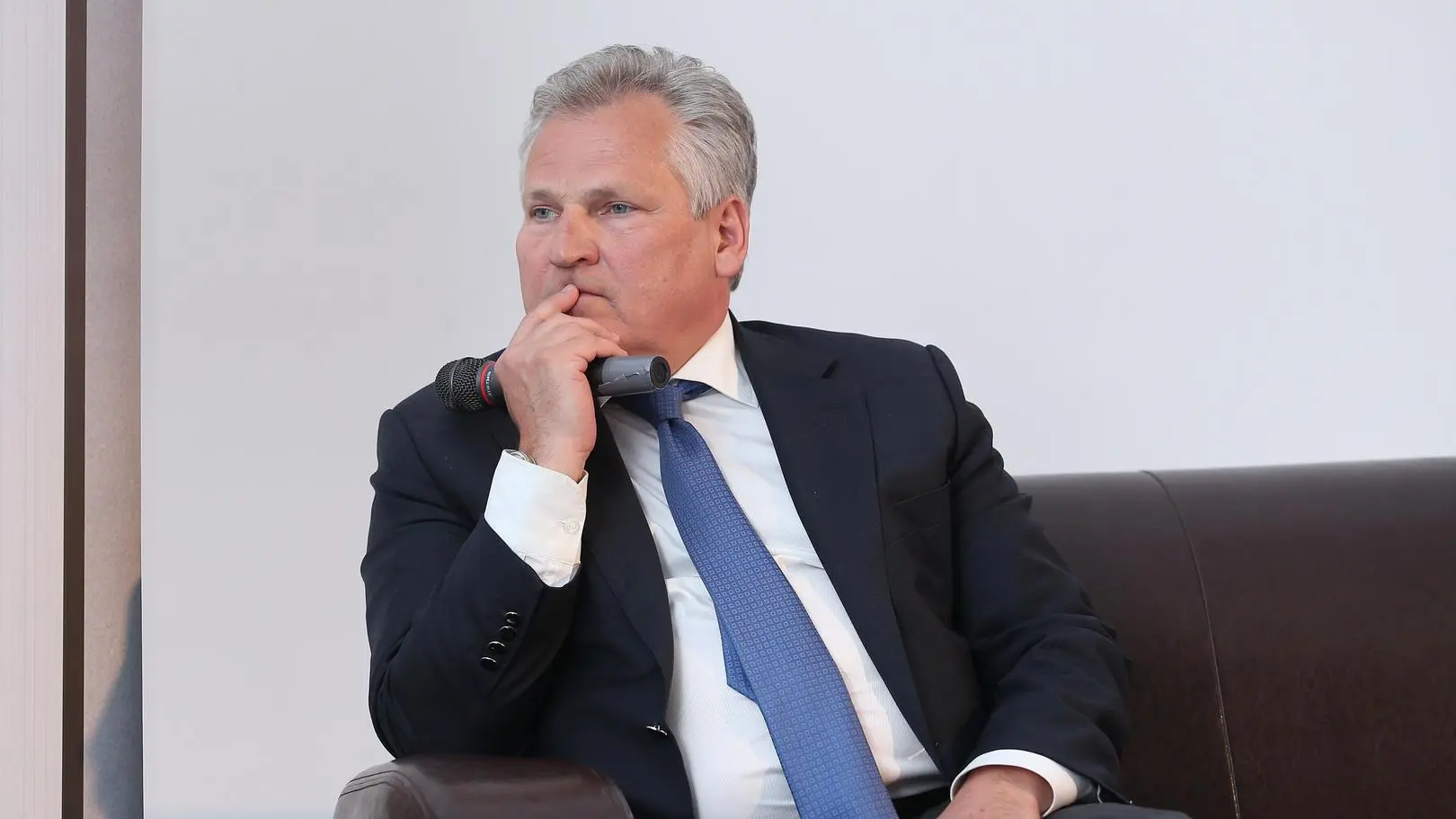 Aleksander Kwaśniewski wyjawił kwotę swojej emerytury. przez cały czas musi pracować. "Jakoś muszę sobie dawać radę"