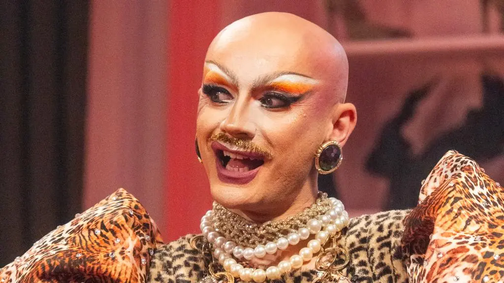Czas na Show. Drag Me Out: Twoja Stara